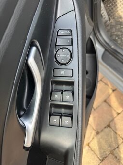 Osobní automobil HYUNDAI i30 - 5