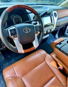 Toyota TUNDRA 4.6 - V8 , 234kW, 4x4. - 5
