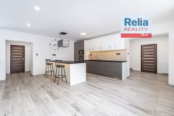 Prostorný dům s velkým potenciálem, 249 m2 - Polní Chrčice - 5
