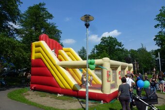 Pronájem nafukovacích skákacích hradů a dalších atrakcí - 5