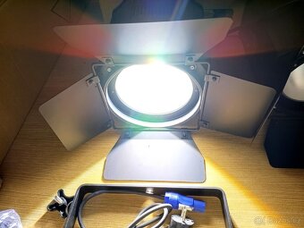 Profi LED 200 Wat COB s klapkami - 5