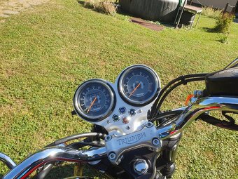 Triumph Bonneville T100 - 5