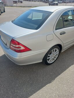 Mercedes-Benz W203 2005 Facelift 2.0 CDI 90 KW - 5
