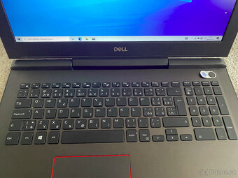 Herní notebook Dell Inspiron 15 Gaming 7577 - 5