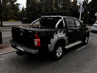 🚗 TOYOTA HILUX 2.5 D-4D 4x4 - 5