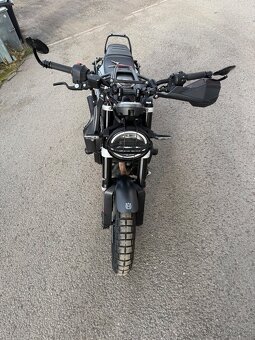 Husqvarna Svartpilen 401 32kw, rv:2021/8 lehce poškozené - 5