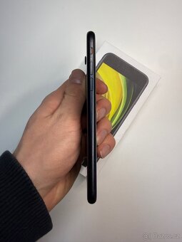 Apple iPhone SE (2020) – 64 GB, černý - 5
