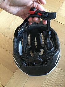 Cyklistická helma s blikačkou - 5