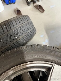 Komplety - Zimní pneumatiky Pirelli 245/45/18 včetně disku. - 5