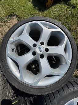 Kola Ford ST225 R18 - 5