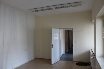 Pronájem, obchodní prostor 100 m2, Husova ul., Mariánské Láz - 5