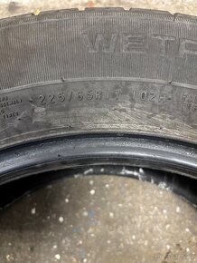 Gumy Nokian Wetproof SUV 225/65 R17 - 5