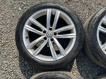 Alu orig letni sada Volkswagen 5x112 8J ET44 235/45 R18 - 5