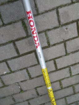 Nový benzínový křovinořez Honda UMK 450 U - 5