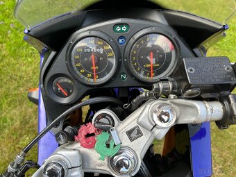Honda CBR 125 R REPSOL - 5