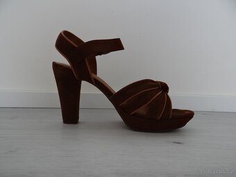 Hnědé semišové boty nad podpatku Marc (vel. 38) - 5