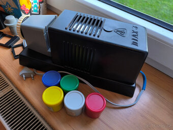 Staré hračky, promítačka Diax 3, diaprojektor, 5ks pohádky - 5