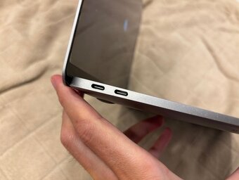 Macbook Air 13" (2019) - 5