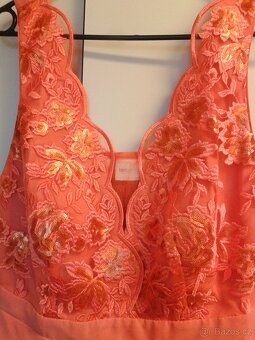 Krásné společenské šaty 44 - 5