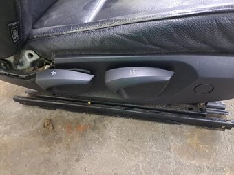 BMW E90 interier - 5