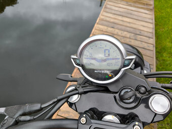 Moto Guzzi V7 Stone - 5
