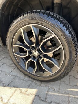 Prodám zánovní Škoda Kodiaq výbava L&K 2 tdi 4x4 147 kw DSG - 5