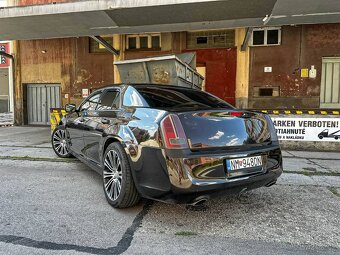 Lancia Thema 3.0L V6 CRD Executive HP A/T Chrysler 300C SRT - 5