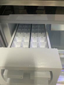 Nepoužitá široká lednice Beko RCNE720E3VZXPN - 5