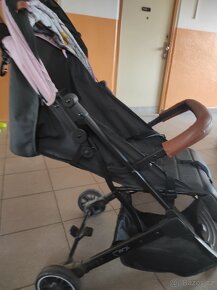 Sportovní kočárek MoMi ESTELLE růžový - 5