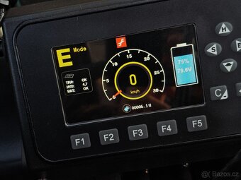 Manipulační vozík VZV CLARK 2.5t Li-ion pro venkovní použití - 5