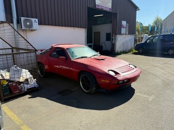 Porsche 928 4,5 manuál r.v.1981 - 5