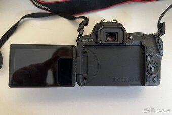 Canon EOS 200D - 5
