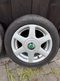 Prodám originální alu kola na Škoda Felicia - 5