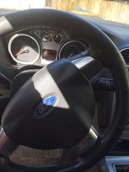 Ford Focus 2.0tdci r.v 2010 - 5