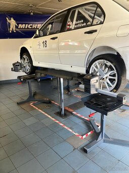 Mitsubishi Lancer Evo IX R4 - 5