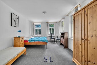 Prodej vícegeneračního domu 538m², zastavěná plocha 507m2, p - 5