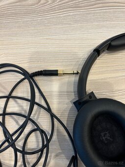 STUDIOVÁ SLUCHÁTKA - KRK KNS 8402 - 5