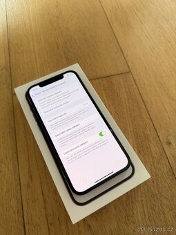 Apole iPhone 12 64GB černý - 5