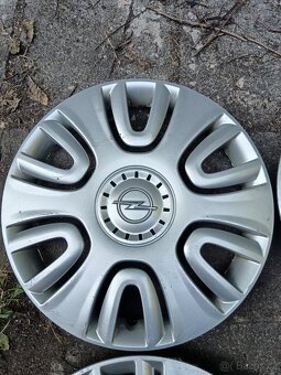 Poklice Opel r15 - 5