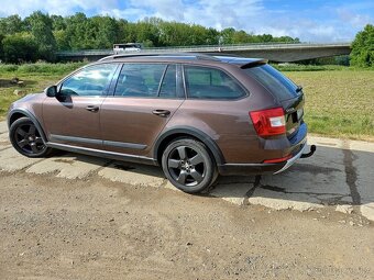 Škoda Octavia Scout 2.0 TDI 135kW/4x4/ - 5