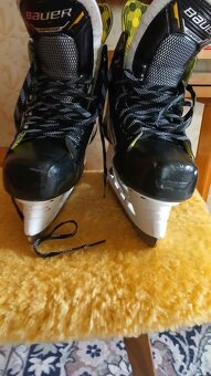 Brusle Bauer SUPREME M3 - 5