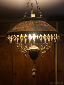 Secesní lustr. Zámecký nábytek. Kombinace materiálů. - 5