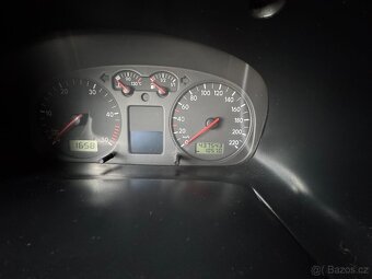 VW Multivan T4 Generation 2001, 2,4 TDi 75kw - 5