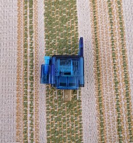 Relé s pojistkou 12V - 5