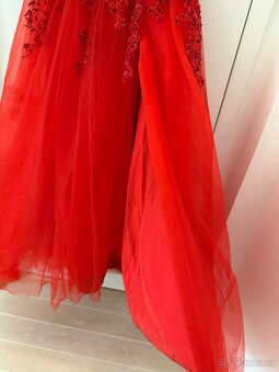 Červené plesové šaty - 5