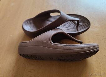 Žabky Crocs Sloane Platform Flip W6 - 5