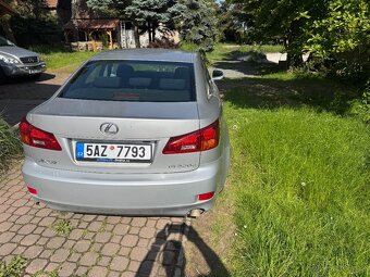 Lexus IS220d - 5