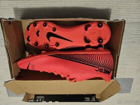 NIKE MERCURIAL VAPOR 13 CLUB KOPAČKY pro muže vel.10,5 - 5