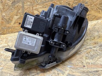 Prave predni svetlo BI-XENON Skoda Superb 2 2010 - 5