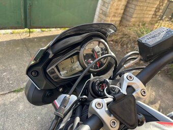 Triumph Street Triple 765 R - 5